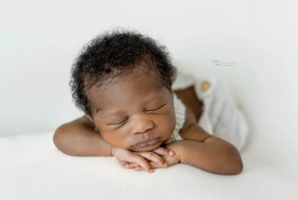 What to Expect in a Newborn Photography Session — Golden Art Photography